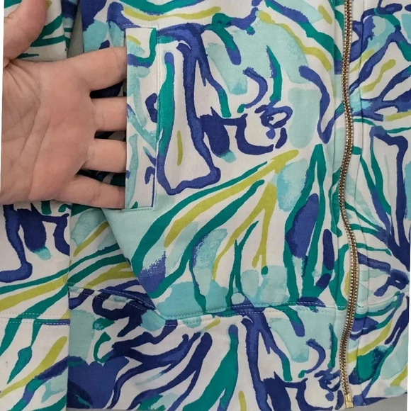 Lilly Pulitzer Reagan Zip Up in Pool Blue Stay Cool - Picture 4 of 8